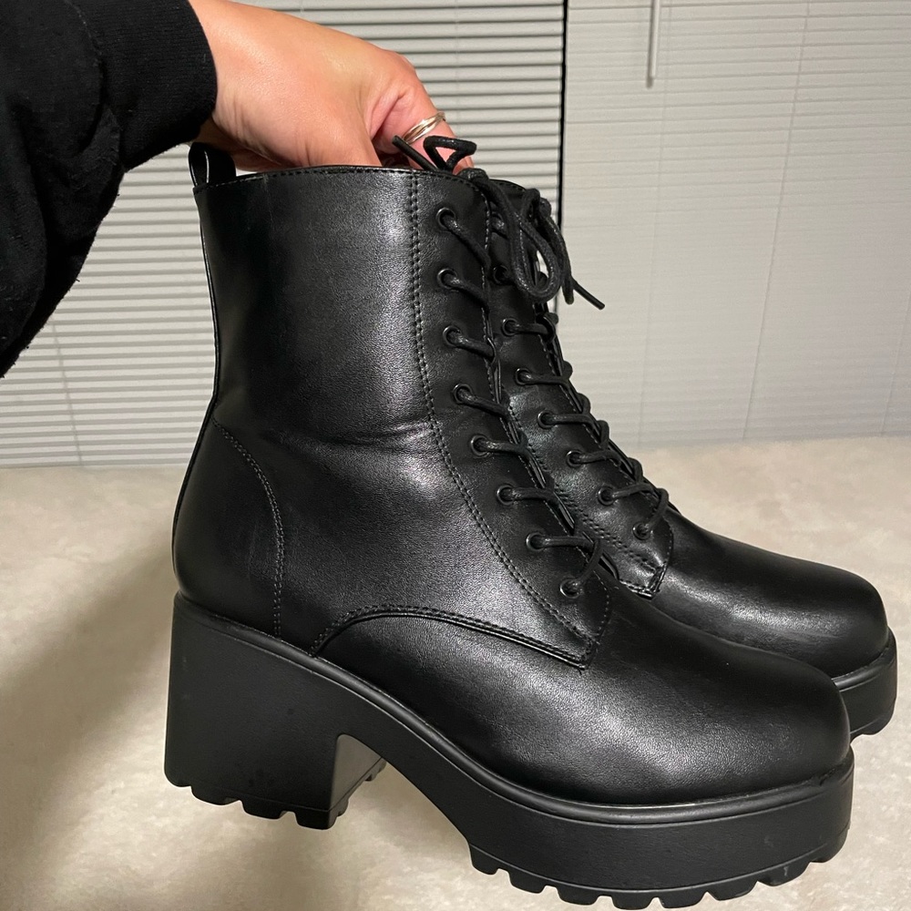 Black Koi Footwear Lug Sole Boots - Size 8